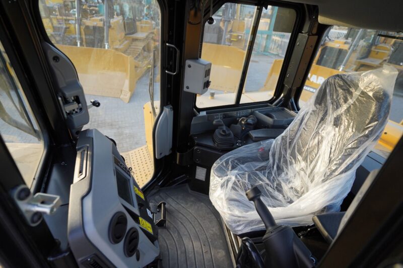 Cat D8T Bulldozer 2022 - Image 2