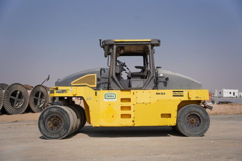 Dynapac CP275 Pneumatic Tire Roller - Image 6
