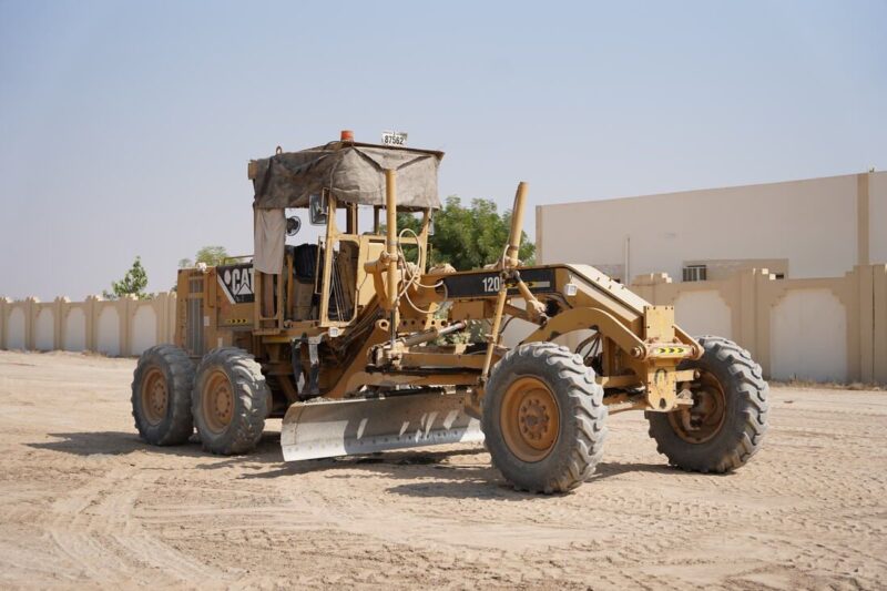Cat 120H Motor Grader - Image 4