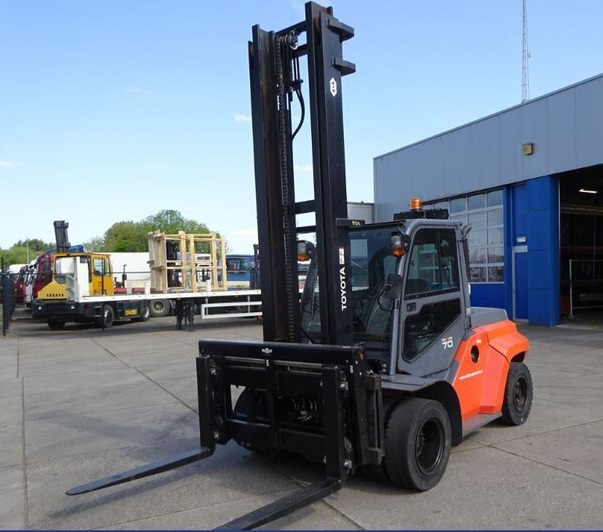 Toyota Forklift 40-8FD70N